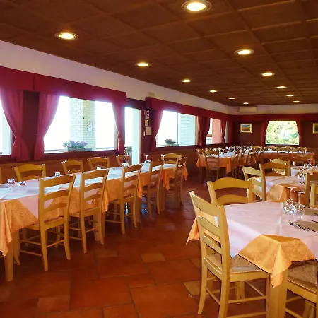 Al Trivio Szálloda San Leonardo